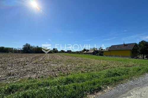 Đakovo, Pisak, atraktivno građevinsko zemljište 1590 m2