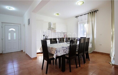 Thumbnail 6125500 - 3