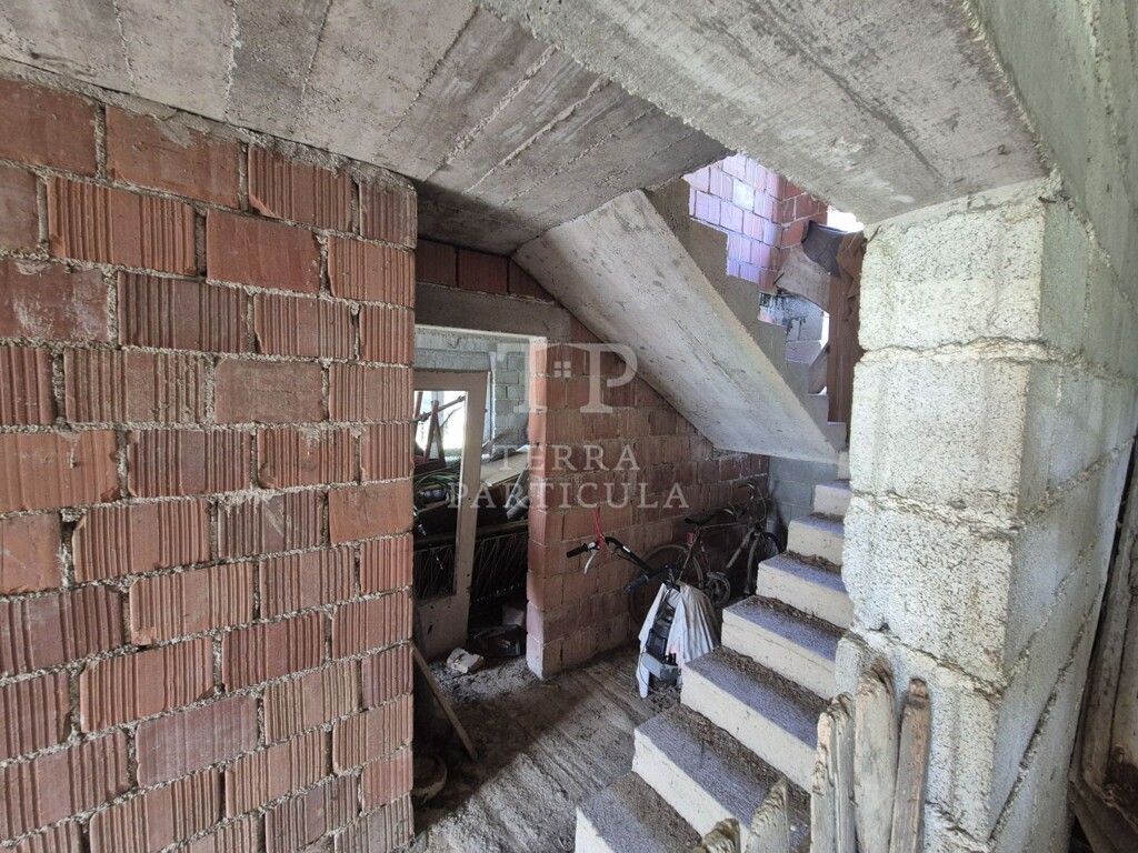 Image 6126115 - 12
