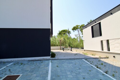 Thumbnail 6126976 - 14