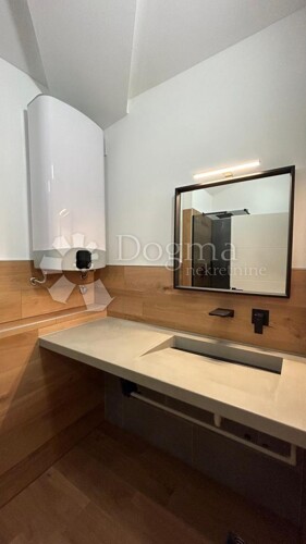 Thumbnail 6127371 - 2