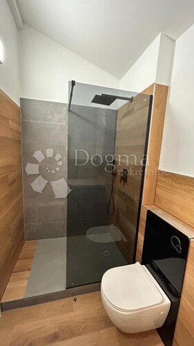 Thumbnail 6127371 - 4