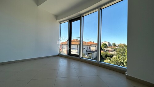 Thumbnail 6127371 - 1