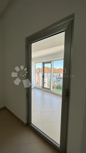 Thumbnail 6127371 - 10