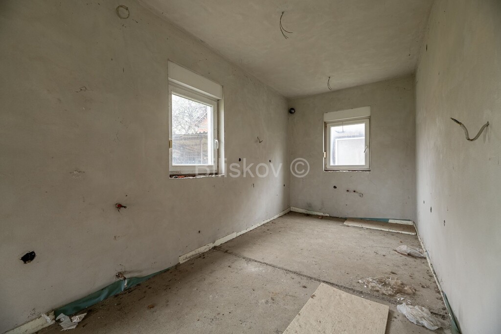 Image 6128443 - 4