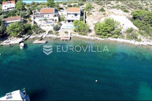 Lastovo, Skrivena Luka, građevinsko zemljište prvi red do mora, 955 m2
