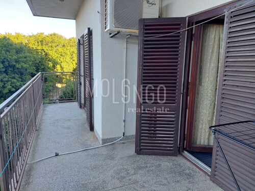 SMOKVICA KRMPOTSKA, kuća s 4 apartmana, 70 m od mora