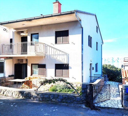 SMOKVICA KRMPOTSKA, kuća s 4 apartmana, 70 m od mora