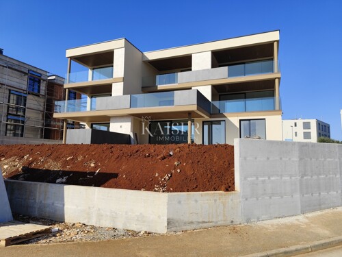 Istra, Novigrad - moderan stan s pogledom na more (B-2-L)