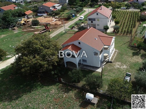 Kuća 220 m2 – Poljica Brig *Velika okućnica* (ID-2481/E)