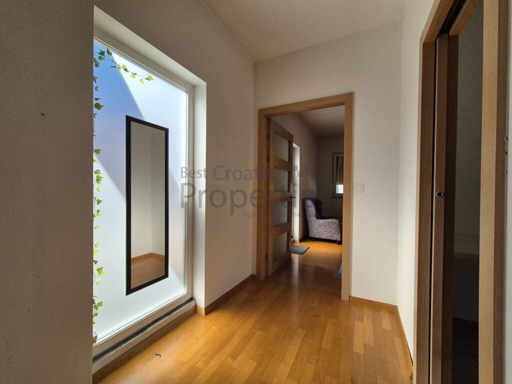 Image 6135870 - 9