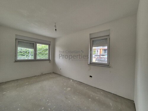 Thumbnail 6135877 - 4