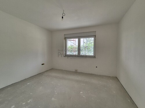 Thumbnail 6135877 - 5