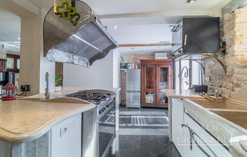 Thumbnail 6135916 - 1