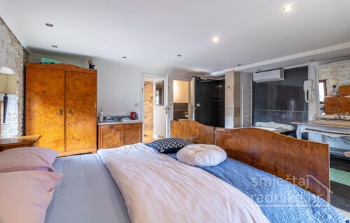 Thumbnail 6135916 - 12