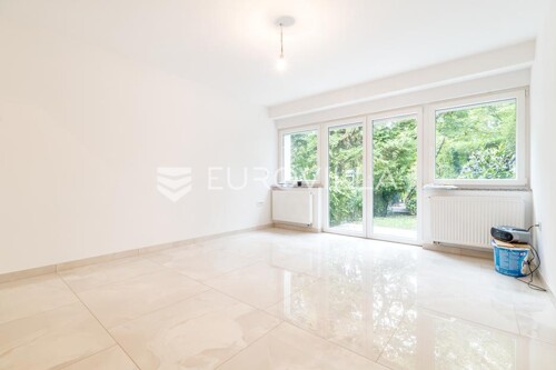 Zagreb, Maksimir, novouređena trosobna kuća 120 m2 s garažom i vrtom