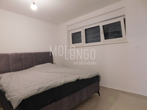 Thumbnail 6136355 - 9