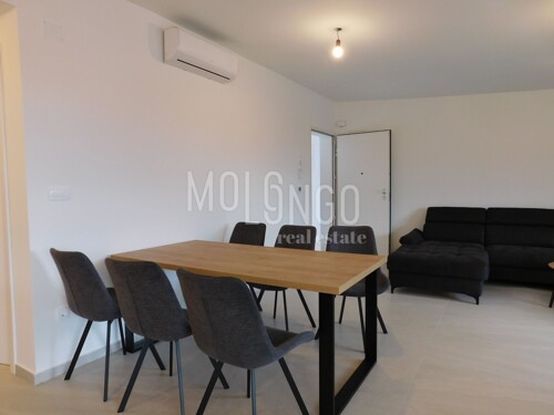 Thumbnail 6136355 - 5