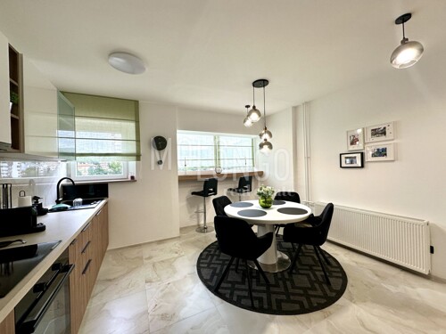 Thumbnail 6136921 - 2