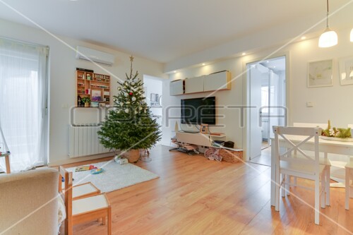 Thumbnail 6136971 - 3