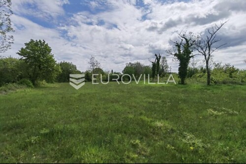Istra, Sveti Ivan, građevinsko zemljište 12.005m2