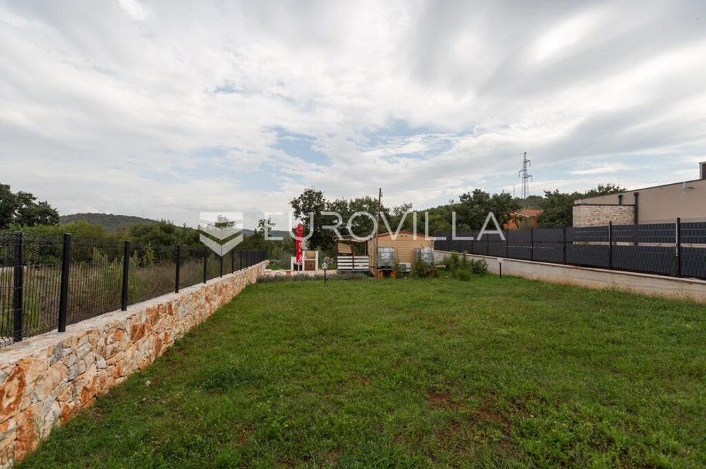 Image 6137378 - 4