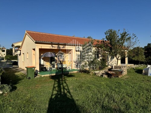 Kuća na Otoku - Ugljan - Preko - Velika okućnica
