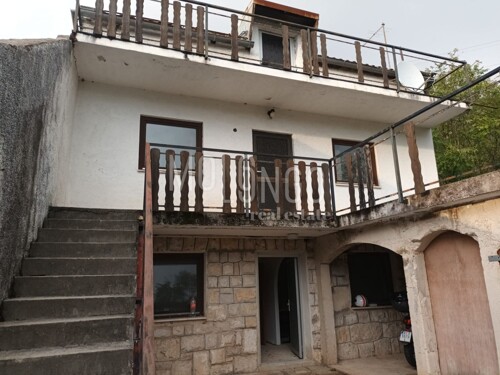 TRIBALJ, samostojeća kuća s pogledom na jezero