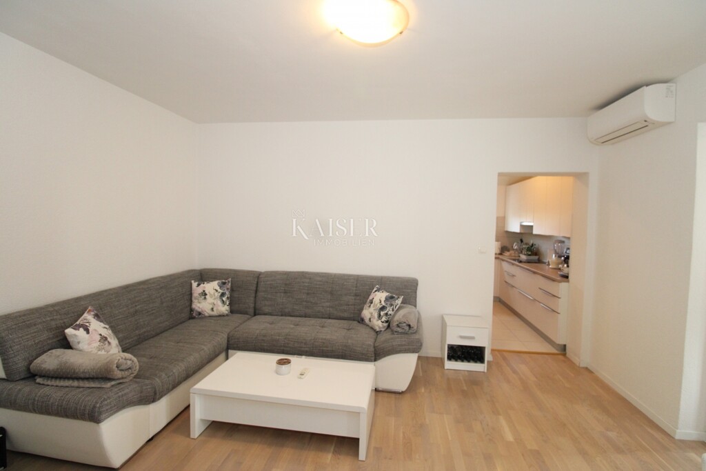 Image 6137666 - 9