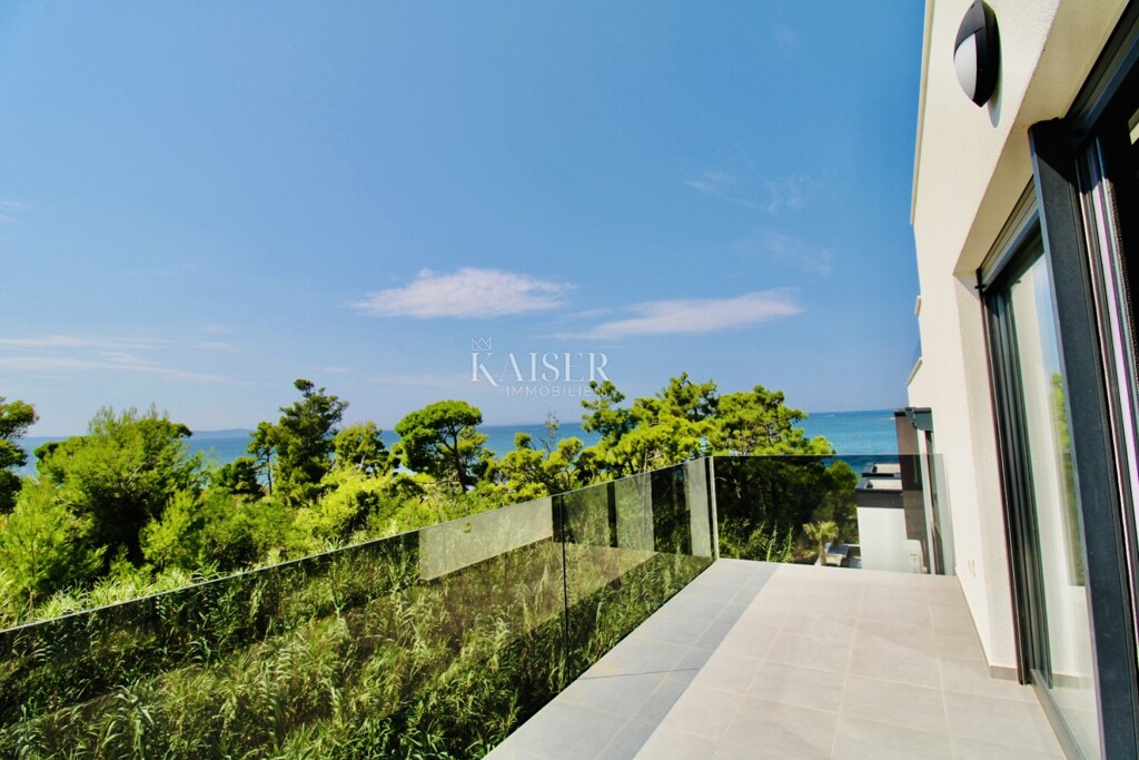 Image 6137670 - 7