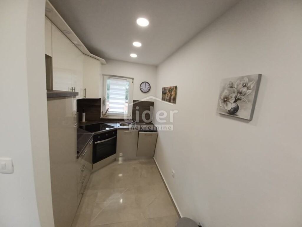 Image 6138443 - 5