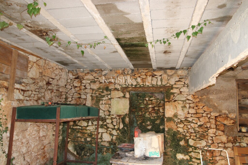 Image 6138777 - 9