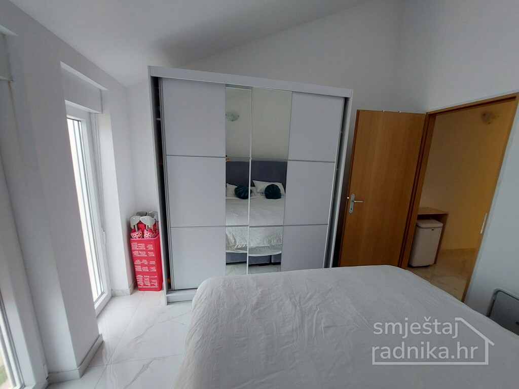 Image 6138868 - 8