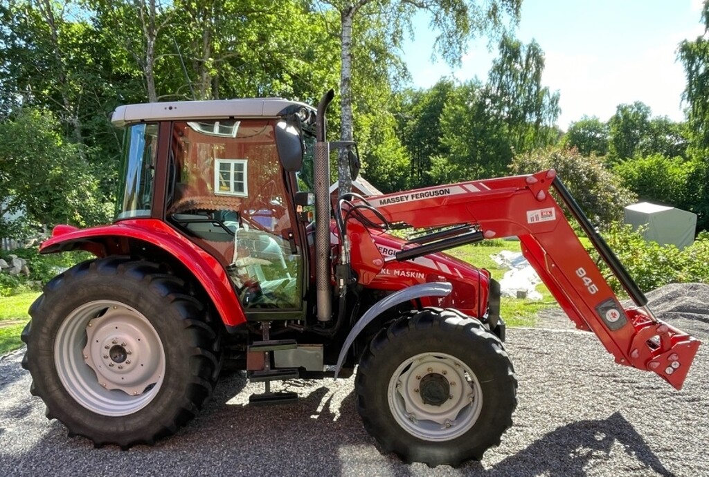 Traktor Massey Ferguson 5435