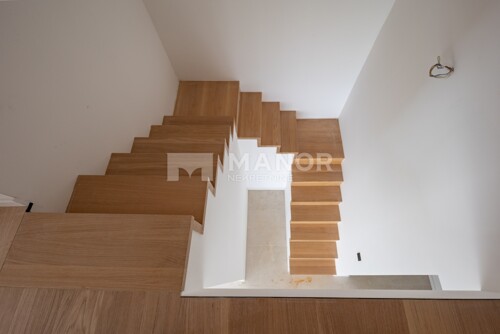 Thumbnail 6140103 - 5