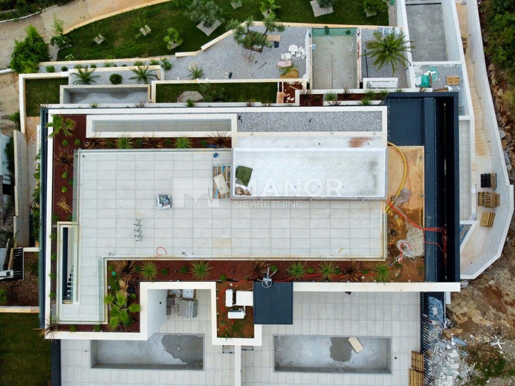 Image 6140106 - 13