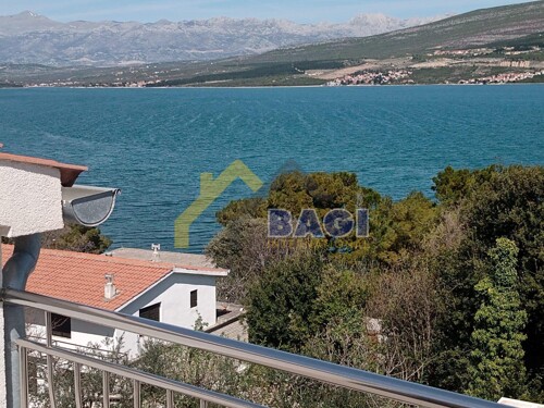 Stan u Karinu Donjem-pogled na more