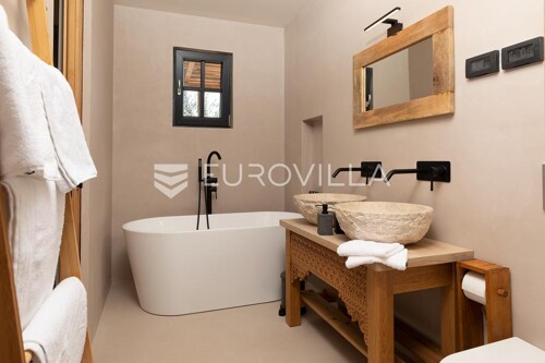 Thumbnail 6140779 - 17