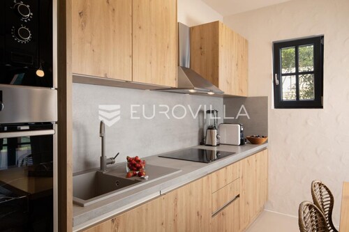 Thumbnail 6140779 - 8