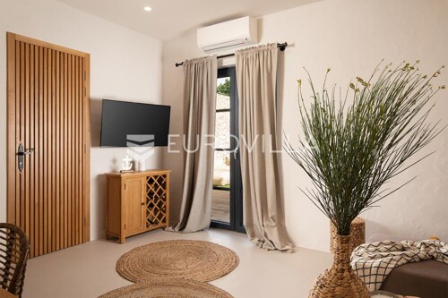 Thumbnail 6140779 - 5