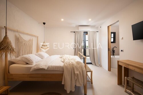 Thumbnail 6140779 - 13