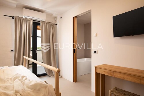 Thumbnail 6140779 - 16