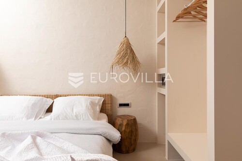 Thumbnail 6140779 - 12