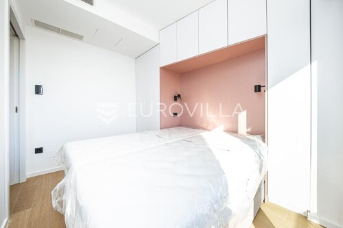 Thumbnail 6140813 - 5
