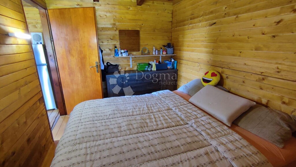 Image 6140876 - 8