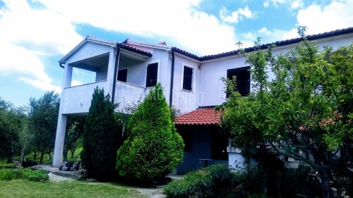 ISTRA, VIŽINADA - Predivna kuća s pogledom - Investicija s p