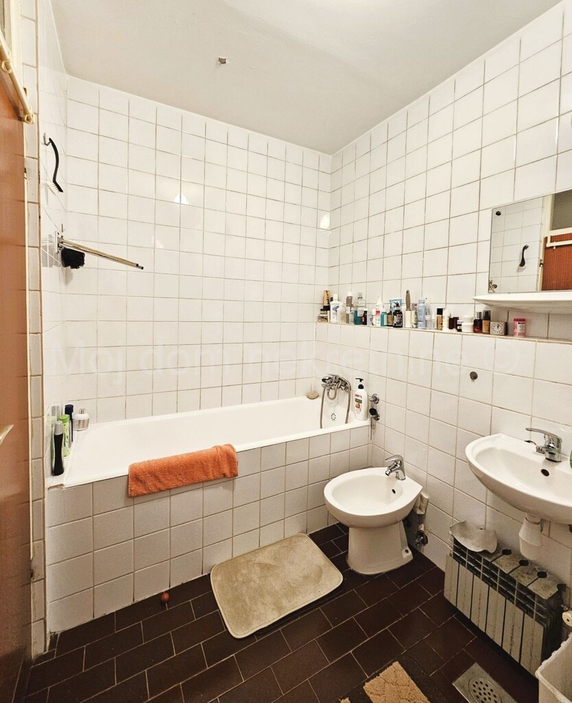 Image 6142746 - 9