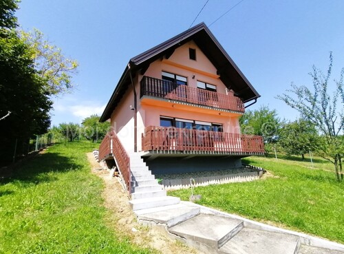 Kašina, samostojeća kuća, 91.57m2, okućnica 888m2