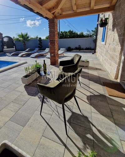 Thumbnail 6142760 - 5