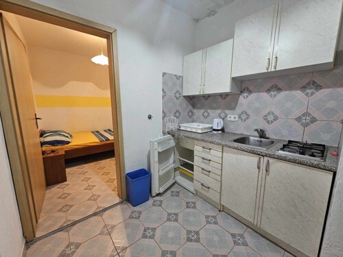 Dvosoban apartman na prvom katu, etažiran, 90m od plaže